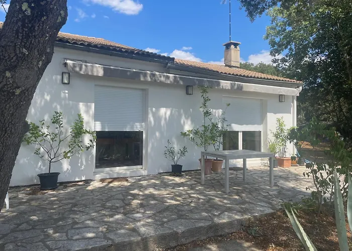 Les Terrasses Des Gardies Bed & Breakfast